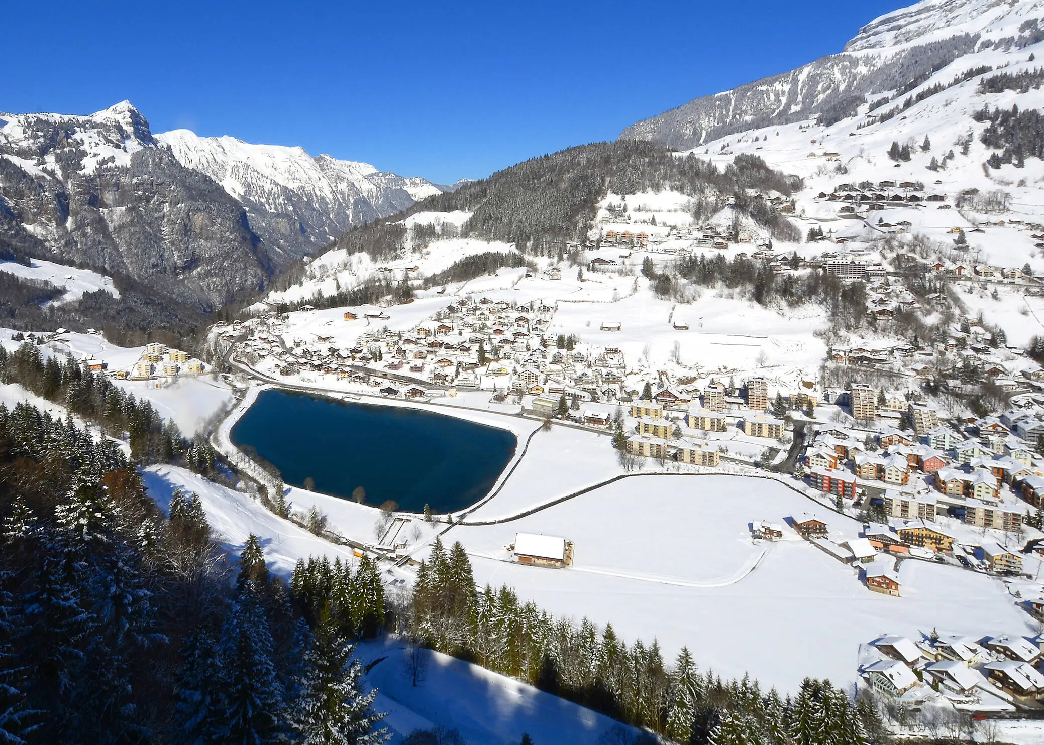 Engelberg in inverno vista dall'alto